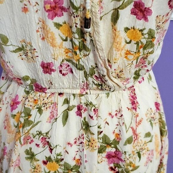 Band of Gypsies Boho Cream Floral Empire Waist Flutter Sleeves Flowy Mini Dress - Picture 10 of 13